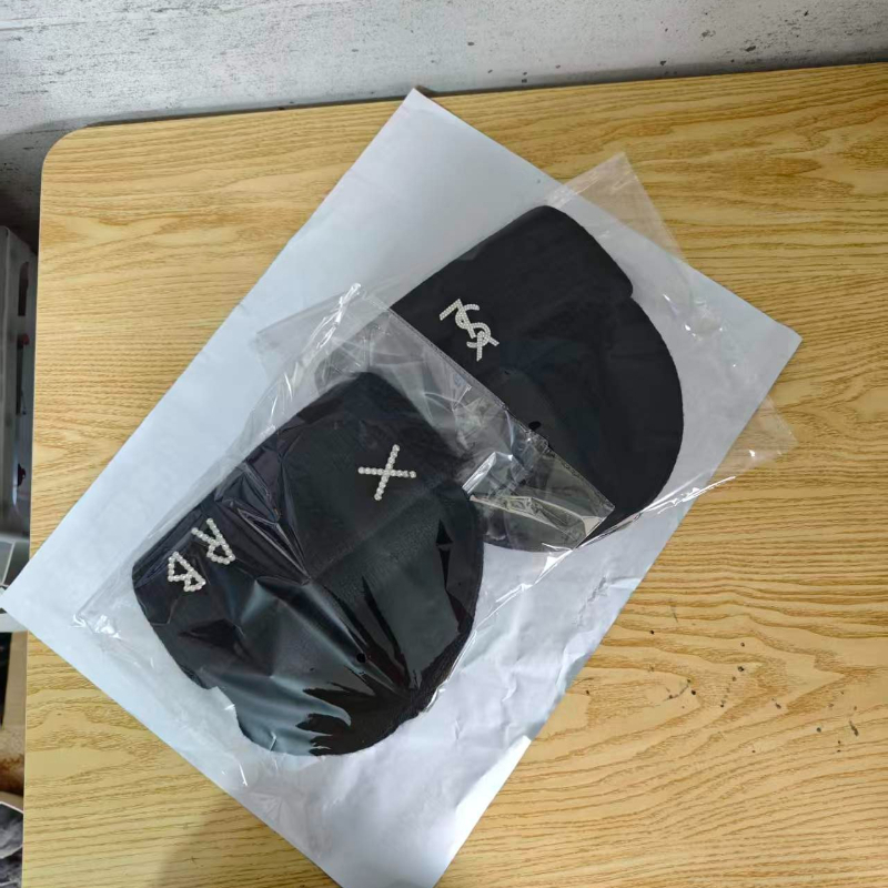 Joli bonnet brodé à bord côtel - Beanie Cuffed Knit avis et prix